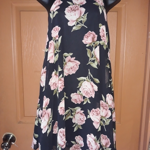 Dee Elle small floral dress 5/$25 A-56 - Picture 1 of 2
